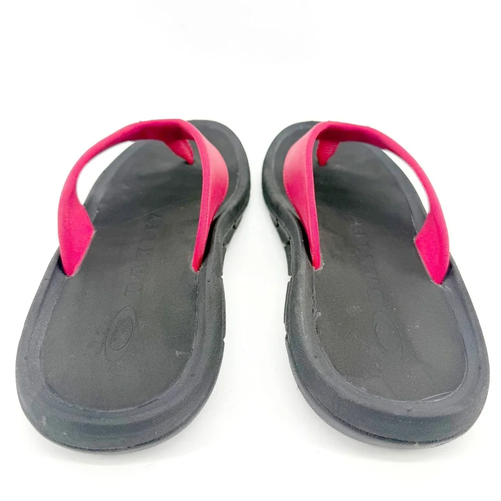 Oakley Flip Flop Sandals Mens 9 Red Black Thong Vacation Resort Comfortable